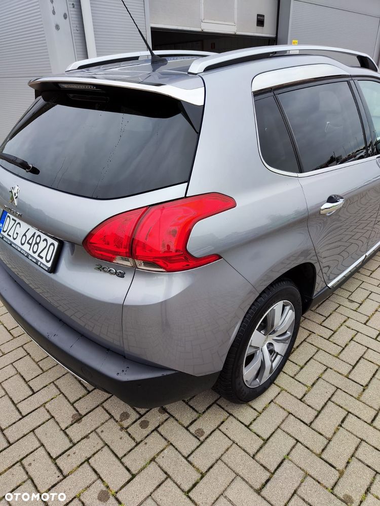 Peugeot 2008 1.2 Pure Tech Active S&S - 5