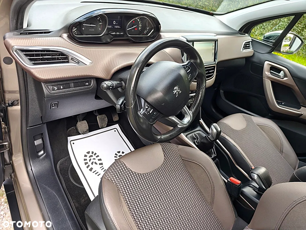 Peugeot 2008 1.2 Pure Tech Style - 11