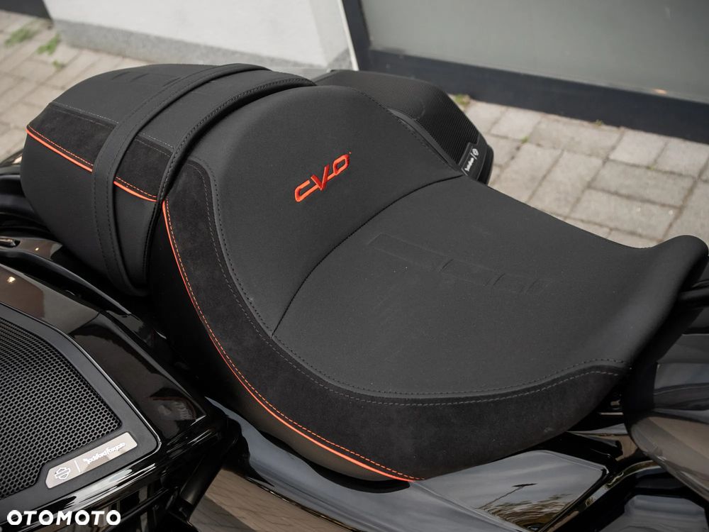 Harley-Davidson Touring Road Glide - 30