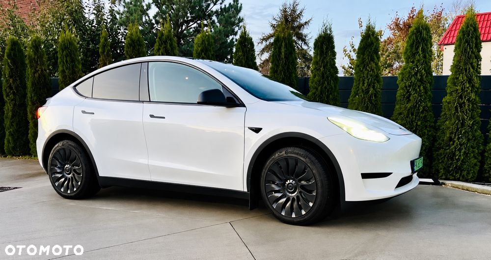 Tesla Model Y 2023 photo 3