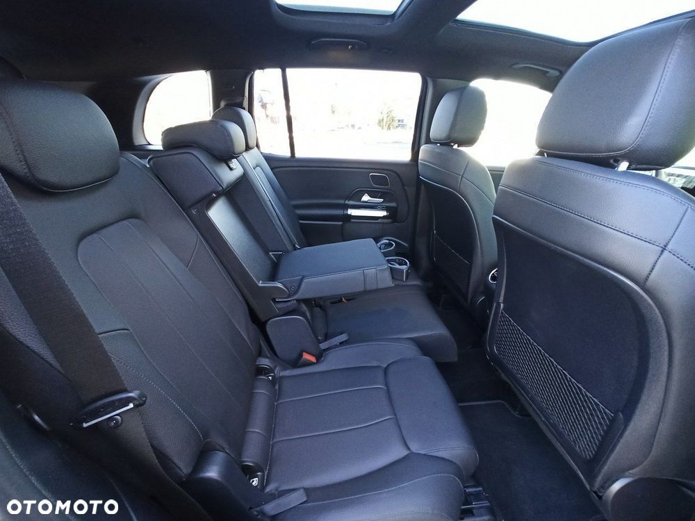 Mercedes-Benz GLB - 10