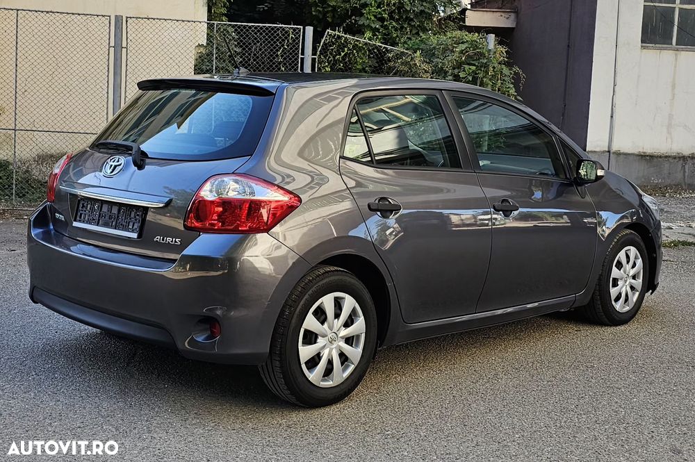 Toyota Auris - 5