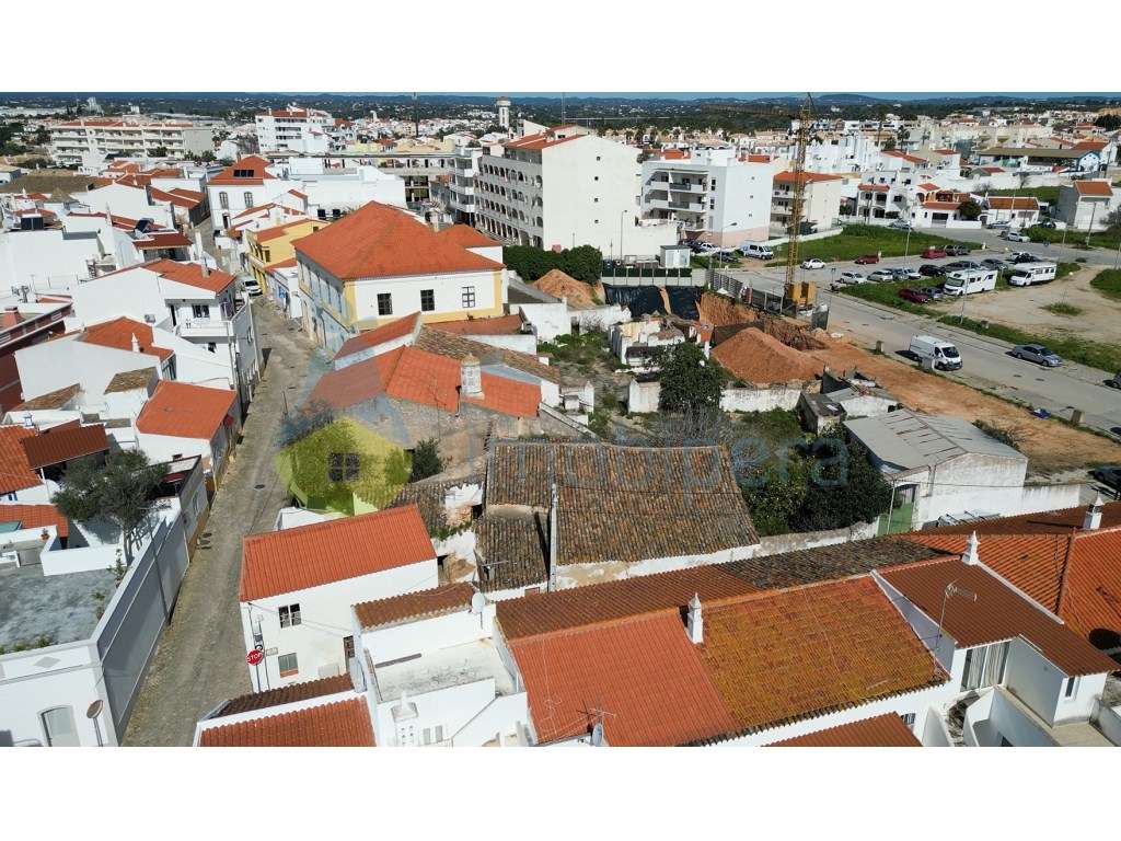 Casa Senhorial - Propriedade exclusiva localizada no Centro da Vila... - Grande imagem: 5/9