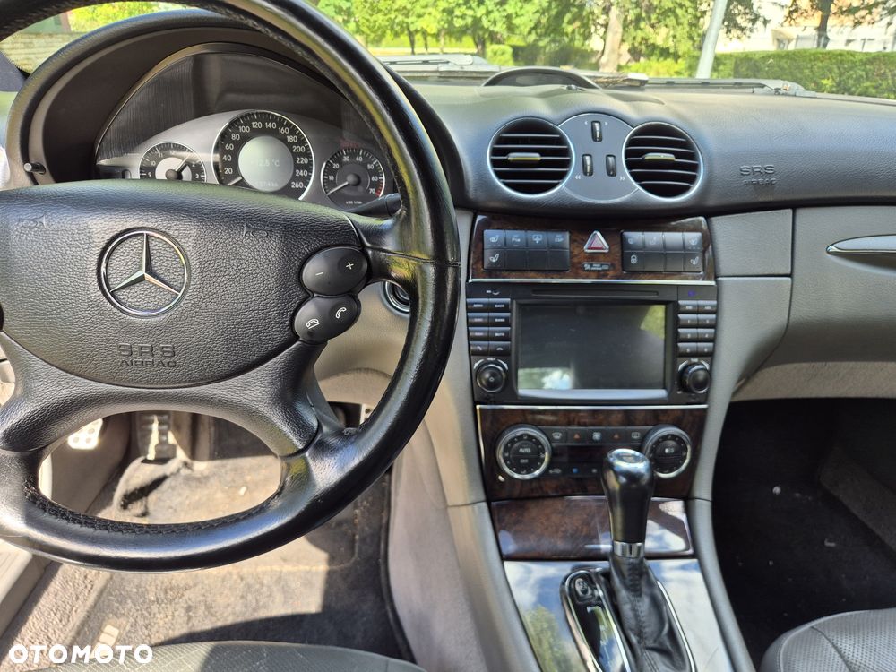 Mercedes-Benz CLK - 4