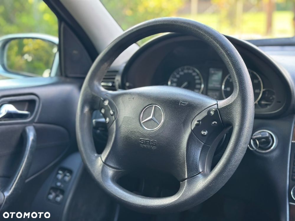 Mercedes-Benz Klasa C 180 Kompressor Classic - 18