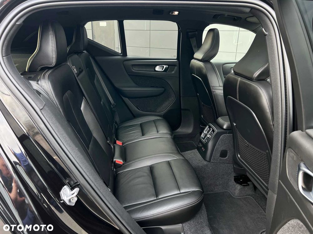 Volvo XC 40 T4 Plug-In Hybrid R-Design - 35