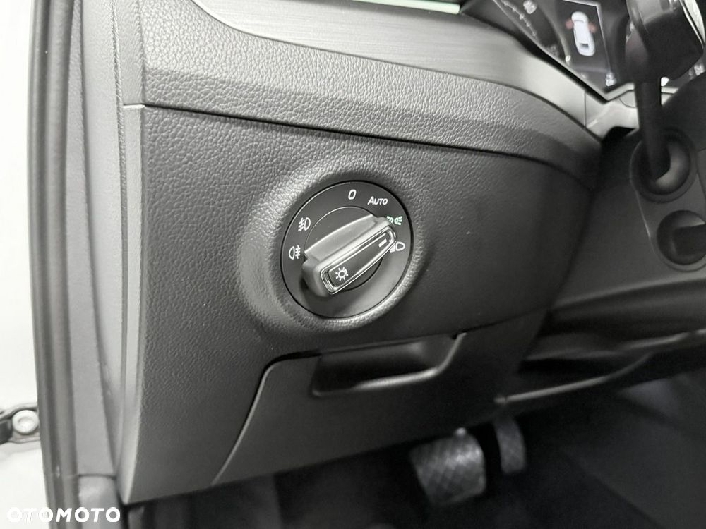 Skoda Superb 2.0 TDI DSG Sportline - 36