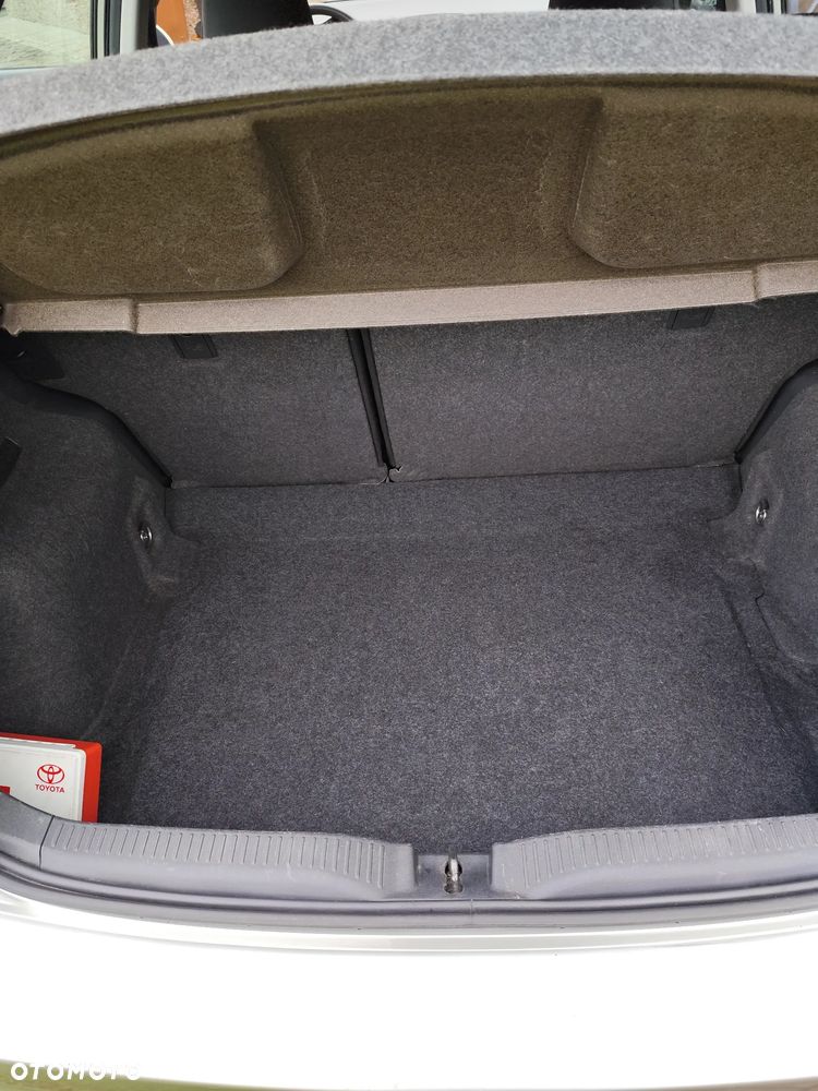 Toyota Auris - 12