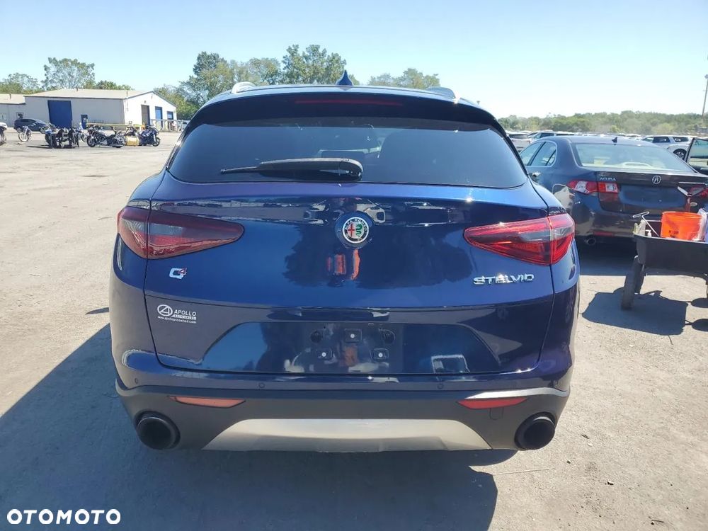 Alfa Romeo Stelvio 2.0 Turbo 16V AT8-Q4 Ti - 6