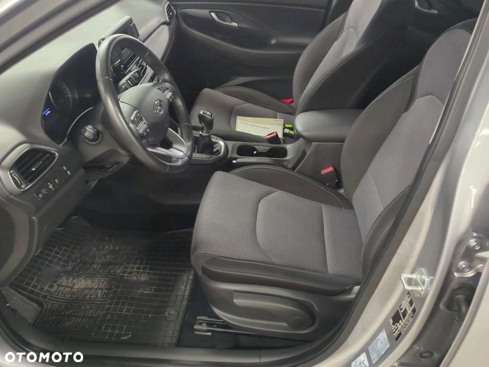 Hyundai i30 1.5 DPI Classic + - 8