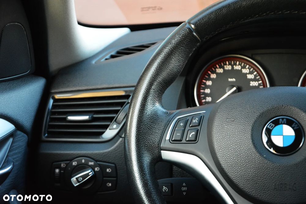 BMW X1 sDrive18d - 23