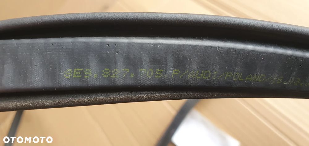 Uszczelka klapy bagażnika Audi A4 B7 Kombi 8E9827705P - 6