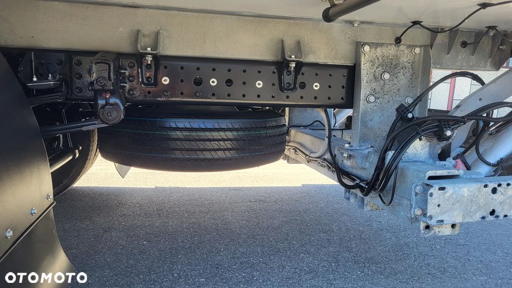 Mitsubishi Canter Fuso /Chłodnia/Mroźnia/kontener/ Izoterma/ Agregat Thermo King 450 e / Winda DHOLLANDIA 1500 KG / Mały przebieg tylko 91 tys Polski Salon ! - 14