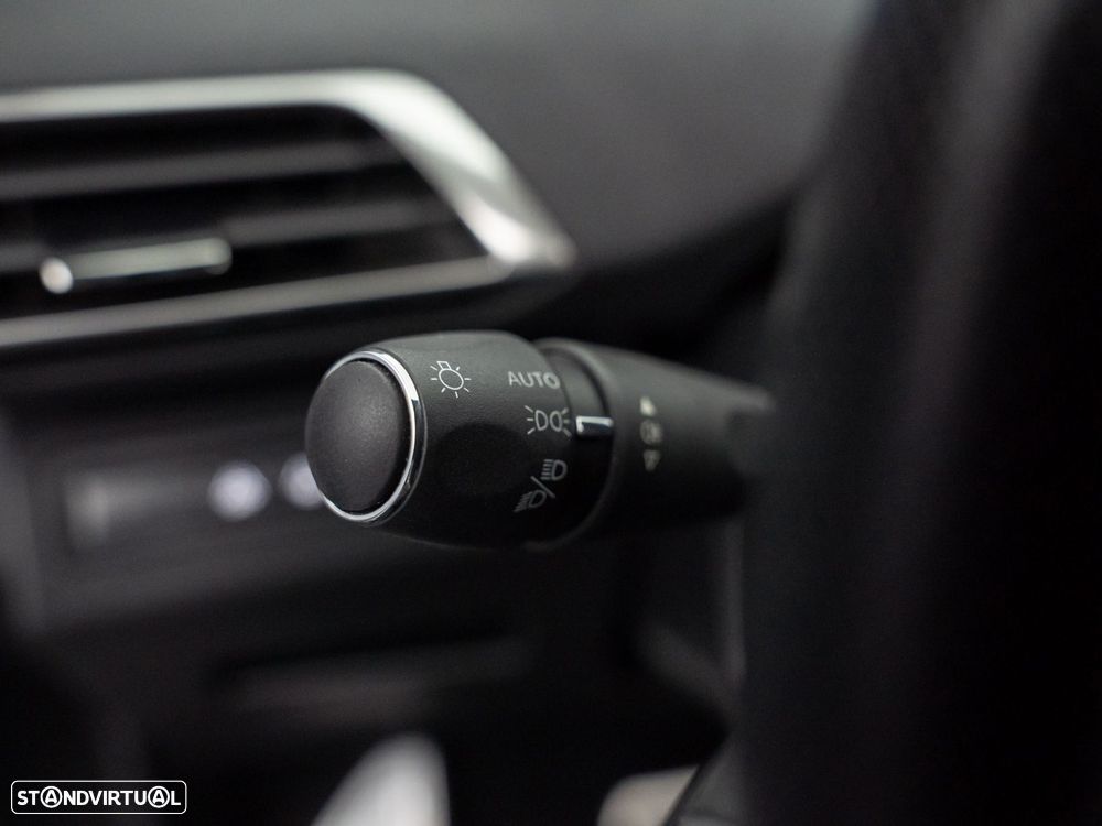 Peugeot 3008 1.6 Hybrid4 GT e-EAT8 - 21