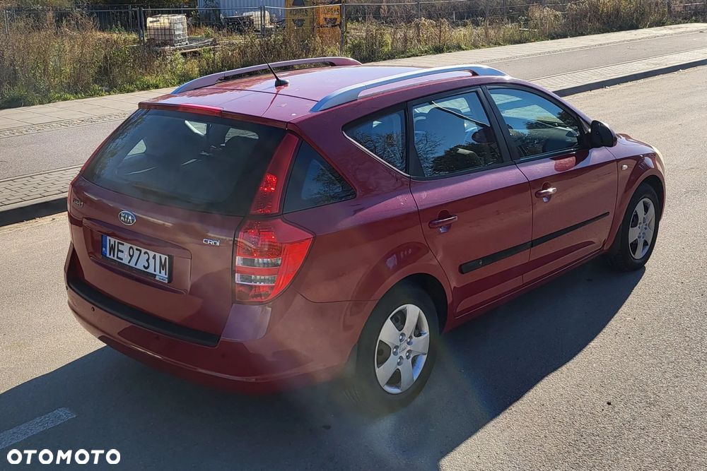 Kia Ceed - 4