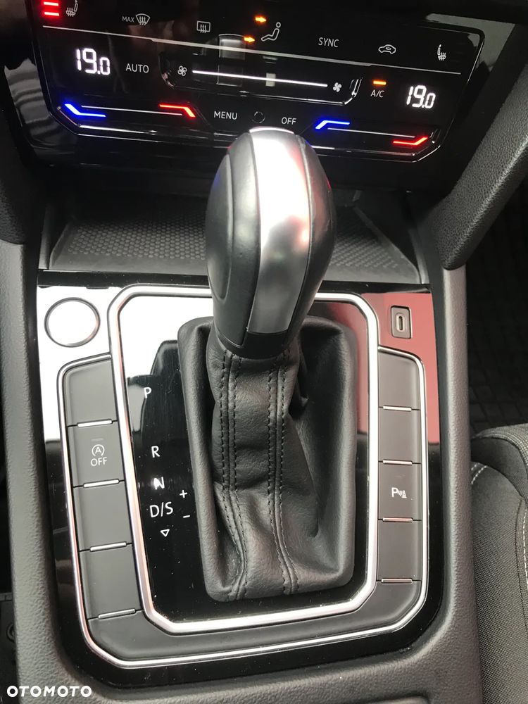 Volkswagen Passat 1.5 TSI EVO Business DSG - 17