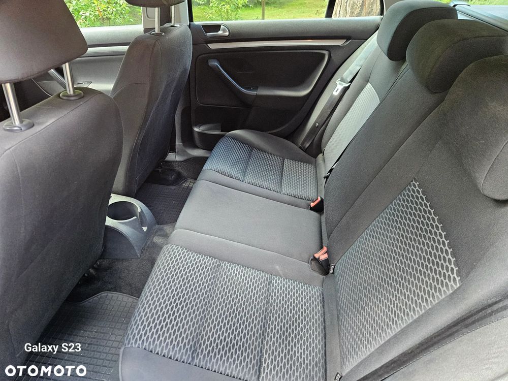 Volkswagen Golf 1.6 TDI Comfortline - 25