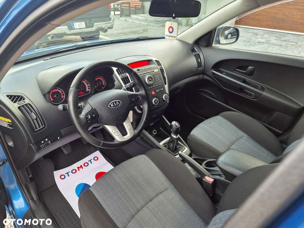 Kia Ceed - 14