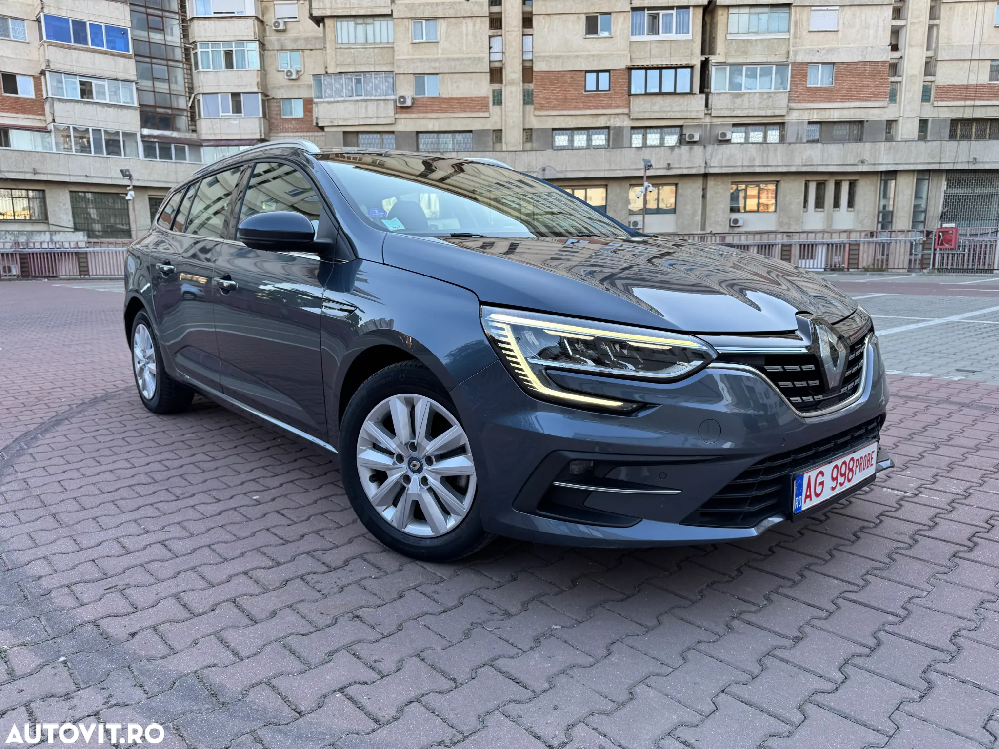 Renault Megane Grandtour E-TECH Plug-in 160 BUSINESS EDITION - 5