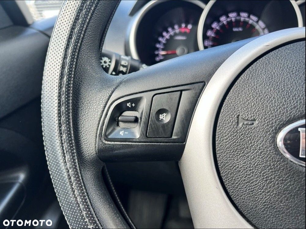 Kia Venga 1.6 M - 13