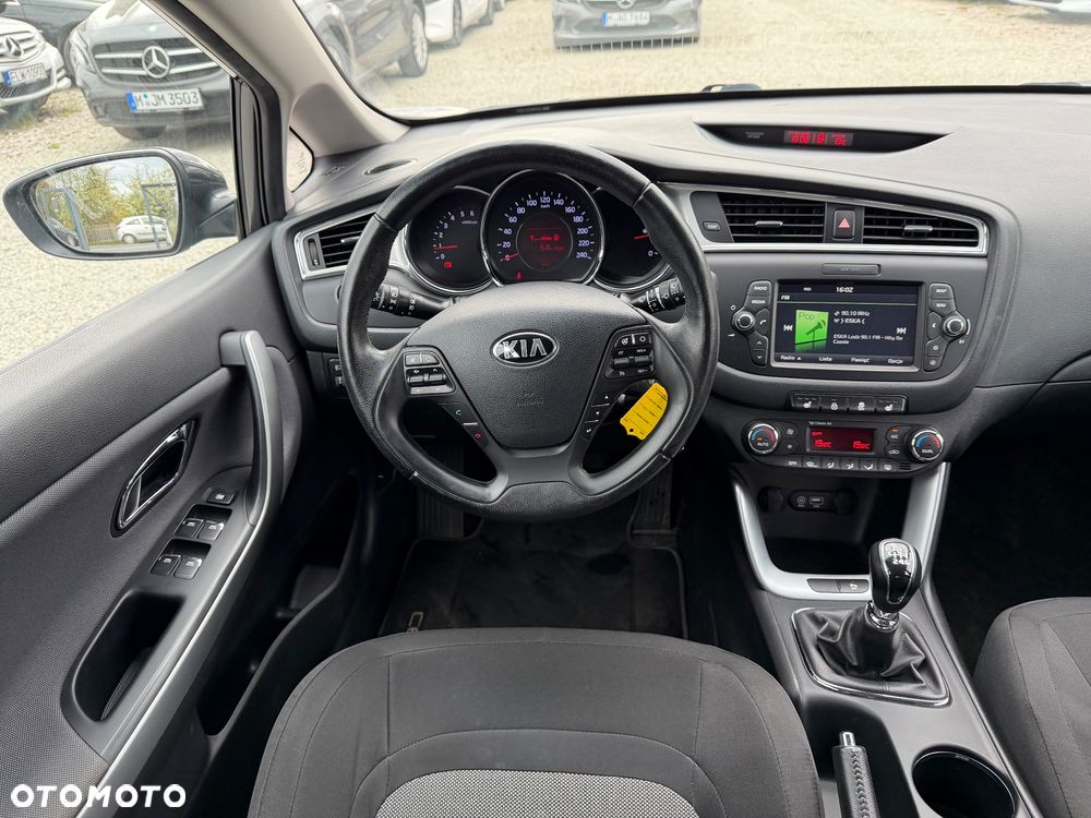 Kia Ceed 1.6 CRDi 136 ISG Dream-Team Edition - 33