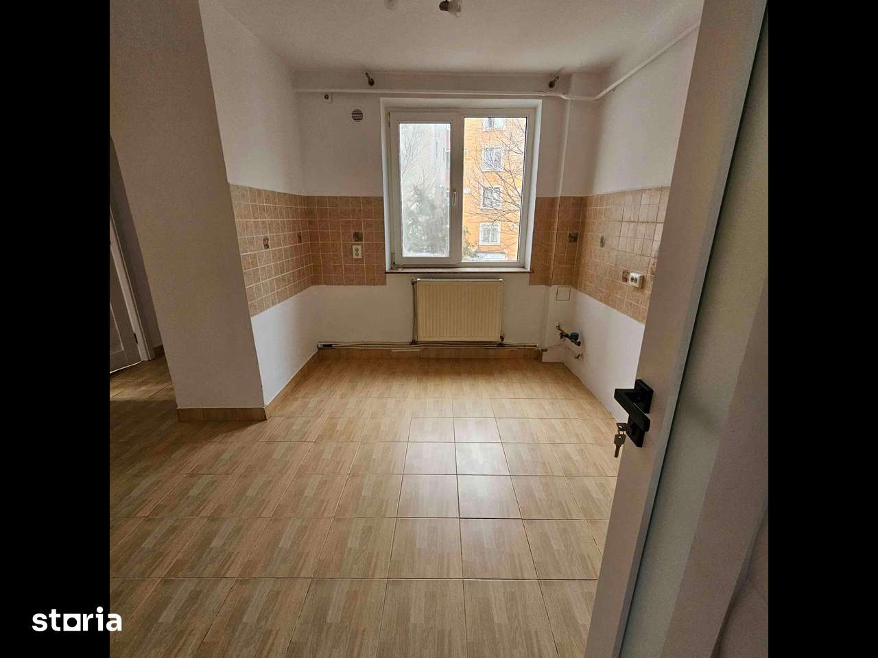 Apartament 4 camere ultracentral, et. 2, pret negociabil - Imagine principală: 4/10