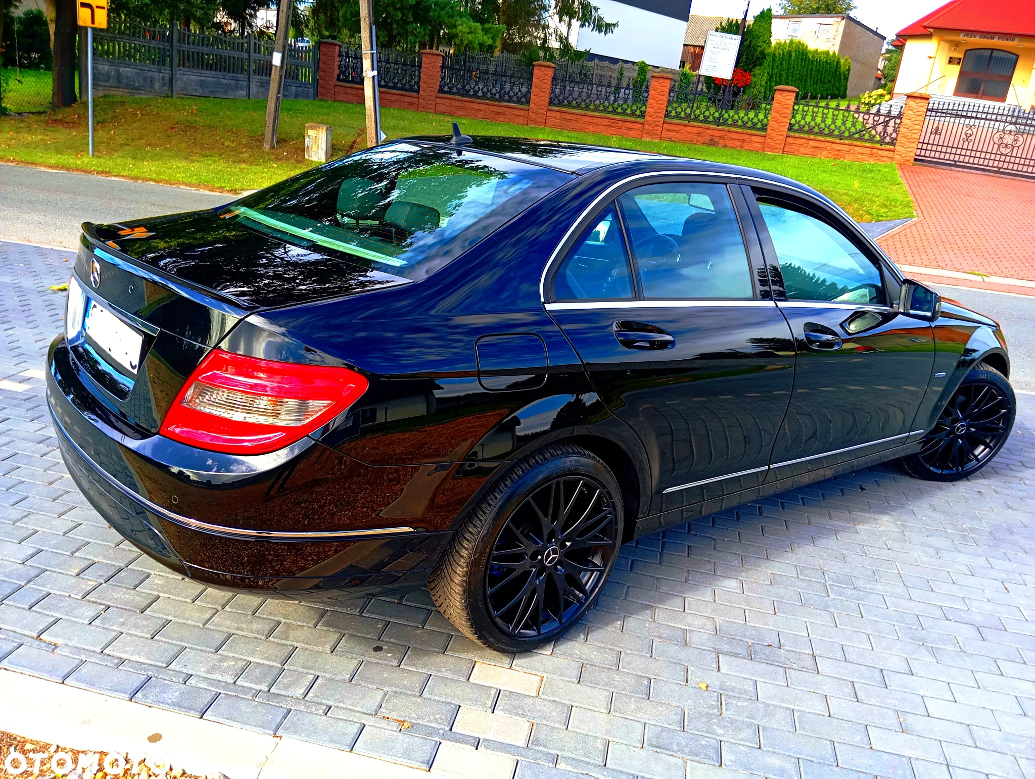 Mercedes-Benz Klasa C 200 CGI Automatik BlueEFFICIENCY Avantgarde - 3
