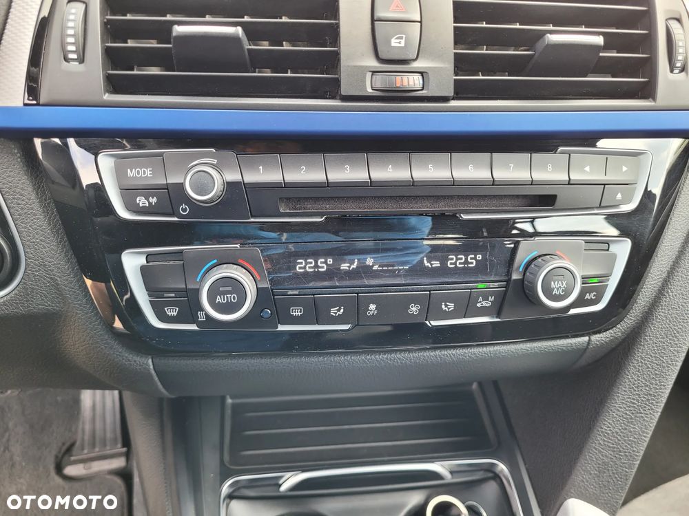 BMW Seria 3 330e iPerformance M Sport - 16