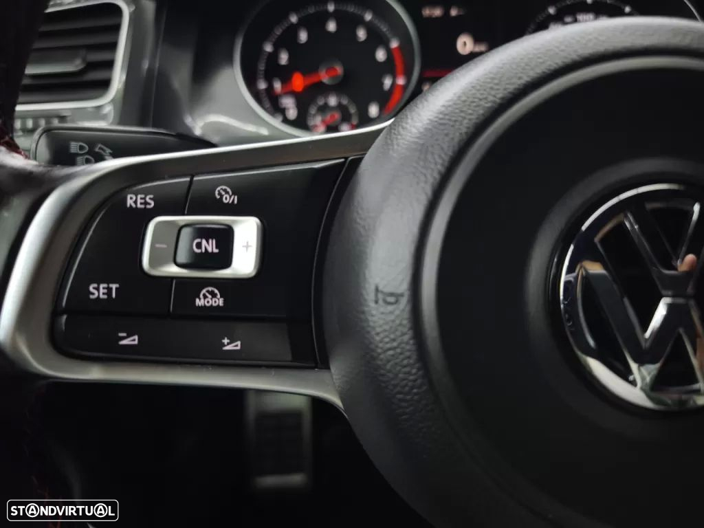 VW Golf 2.0 TSi GTi Performance - 24