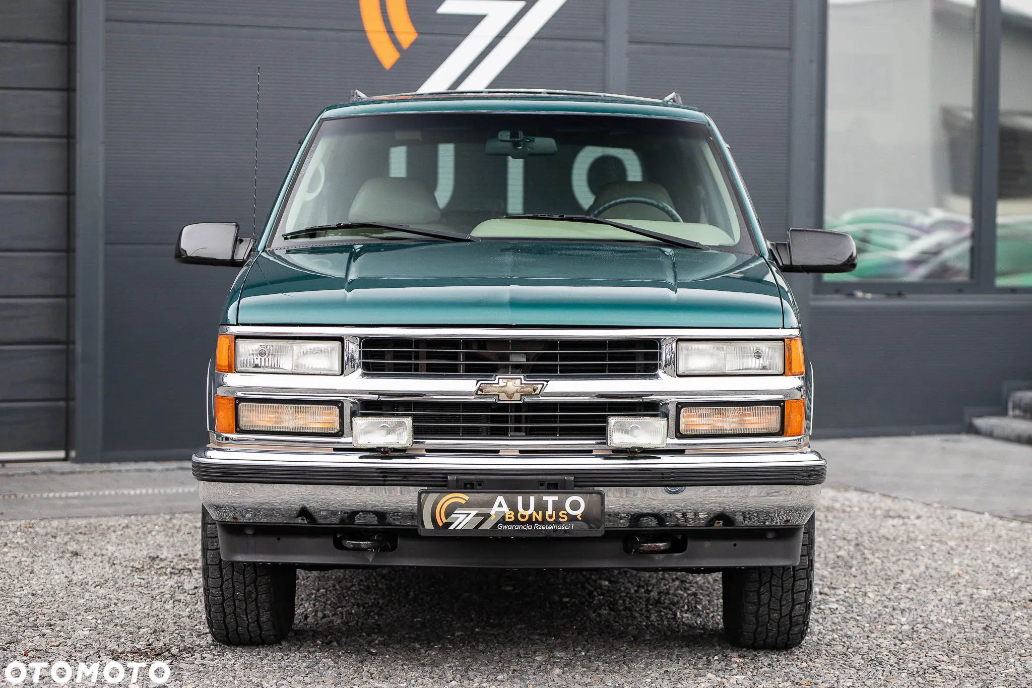 Chevrolet Tahoe - 4