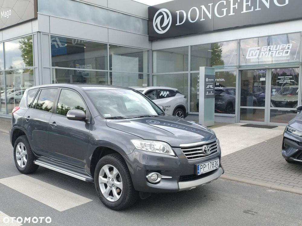 Toyota RAV4 - 1