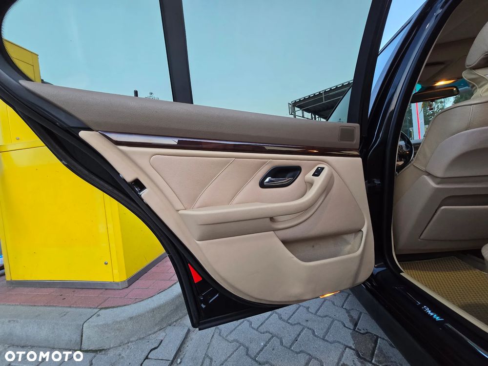 BMW Seria 5 - 23