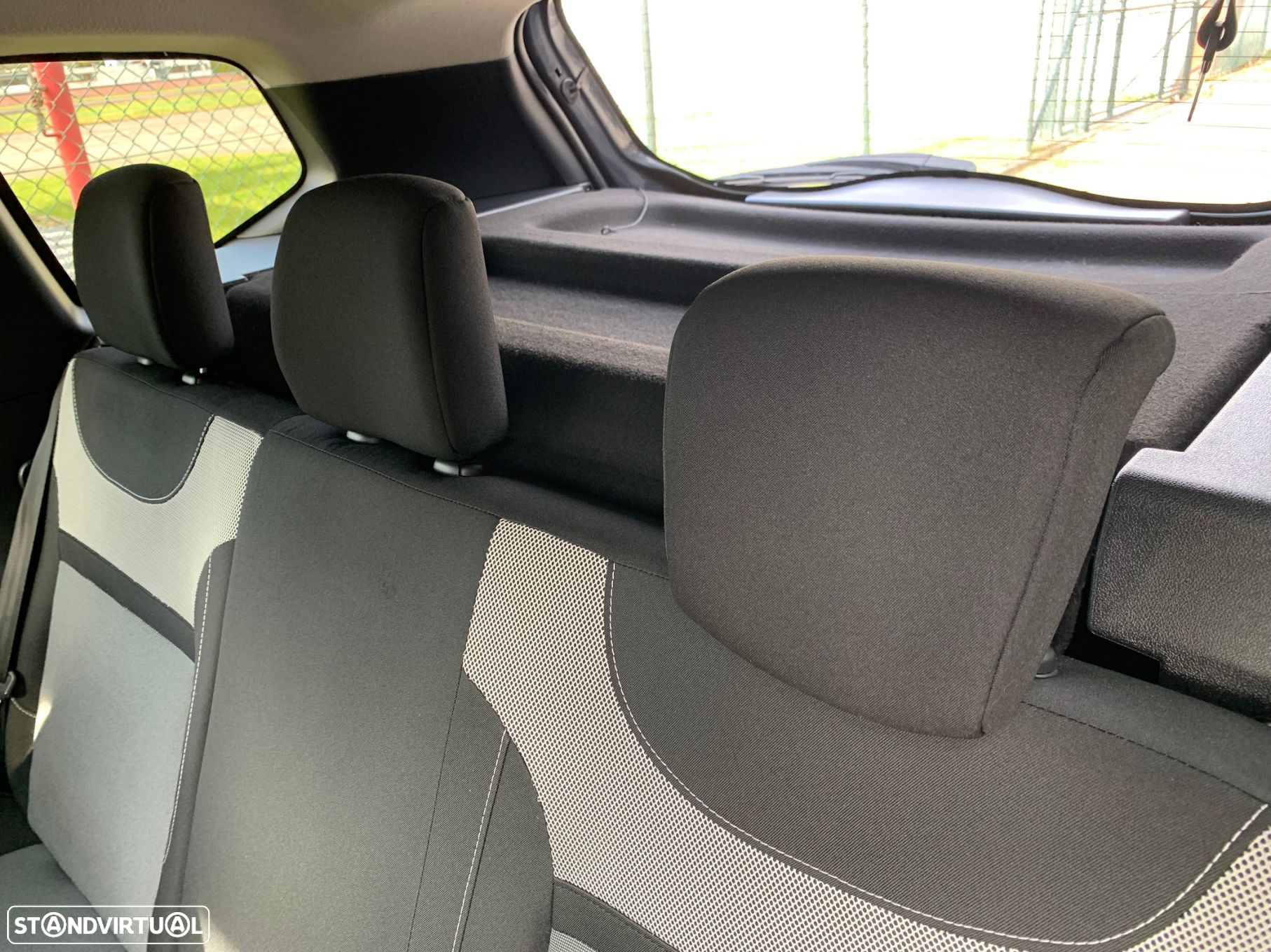 Dacia Duster 1.5 dCi SL Urban Explorer - 15