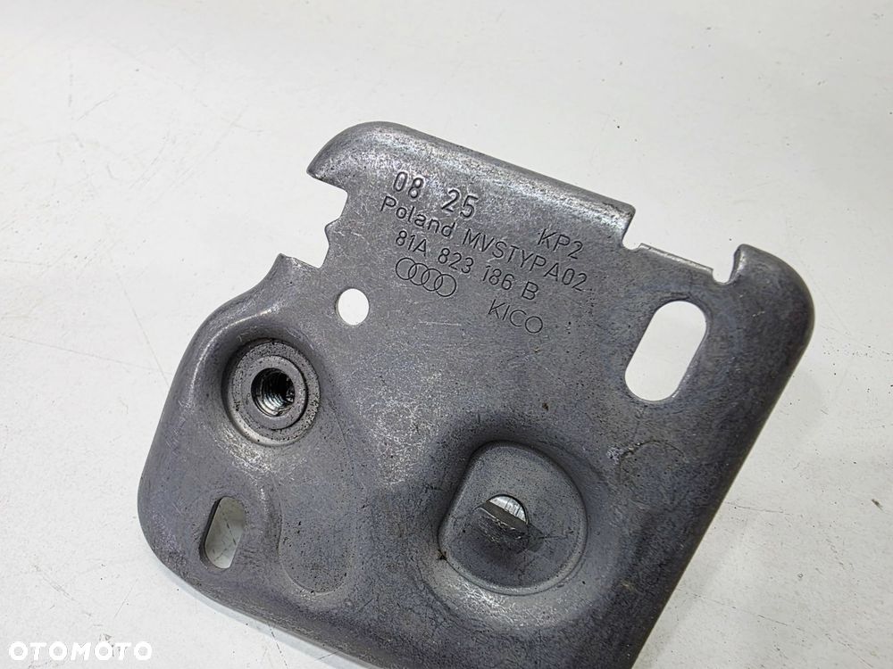 ZAMEK MASKI PRAWY RYGIEL AUDI A3 8Y 81A823186B - 4