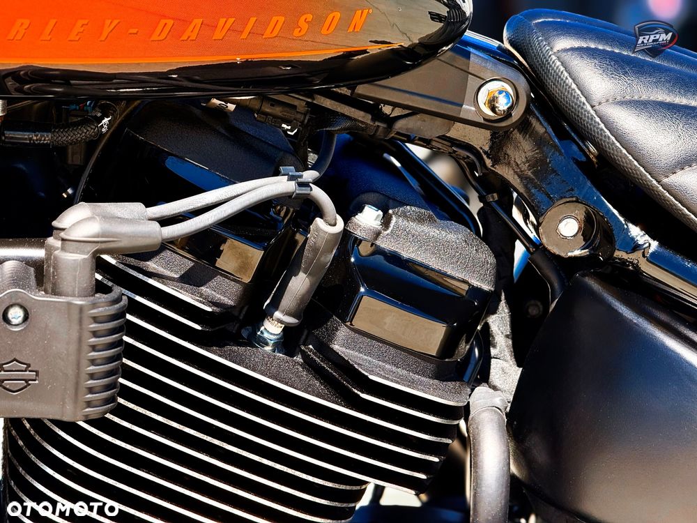 Harley-Davidson Softail Street Bob - 35