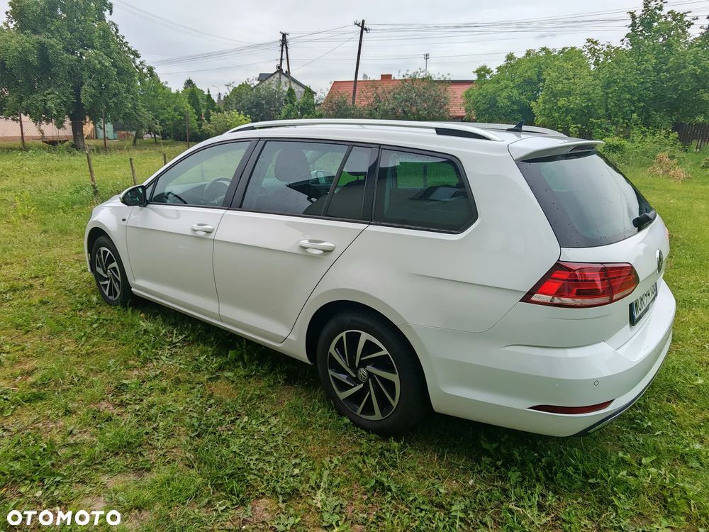 Volkswagen Golf - 10