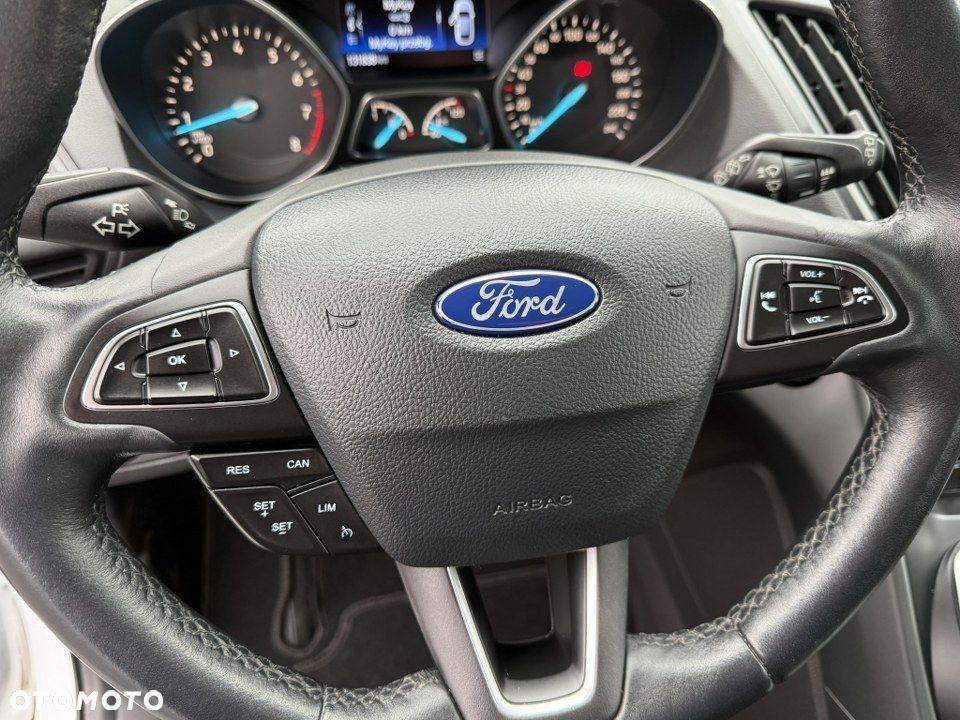 Ford Kuga 1.5 EcoBoost 2x4 Titanium - 21