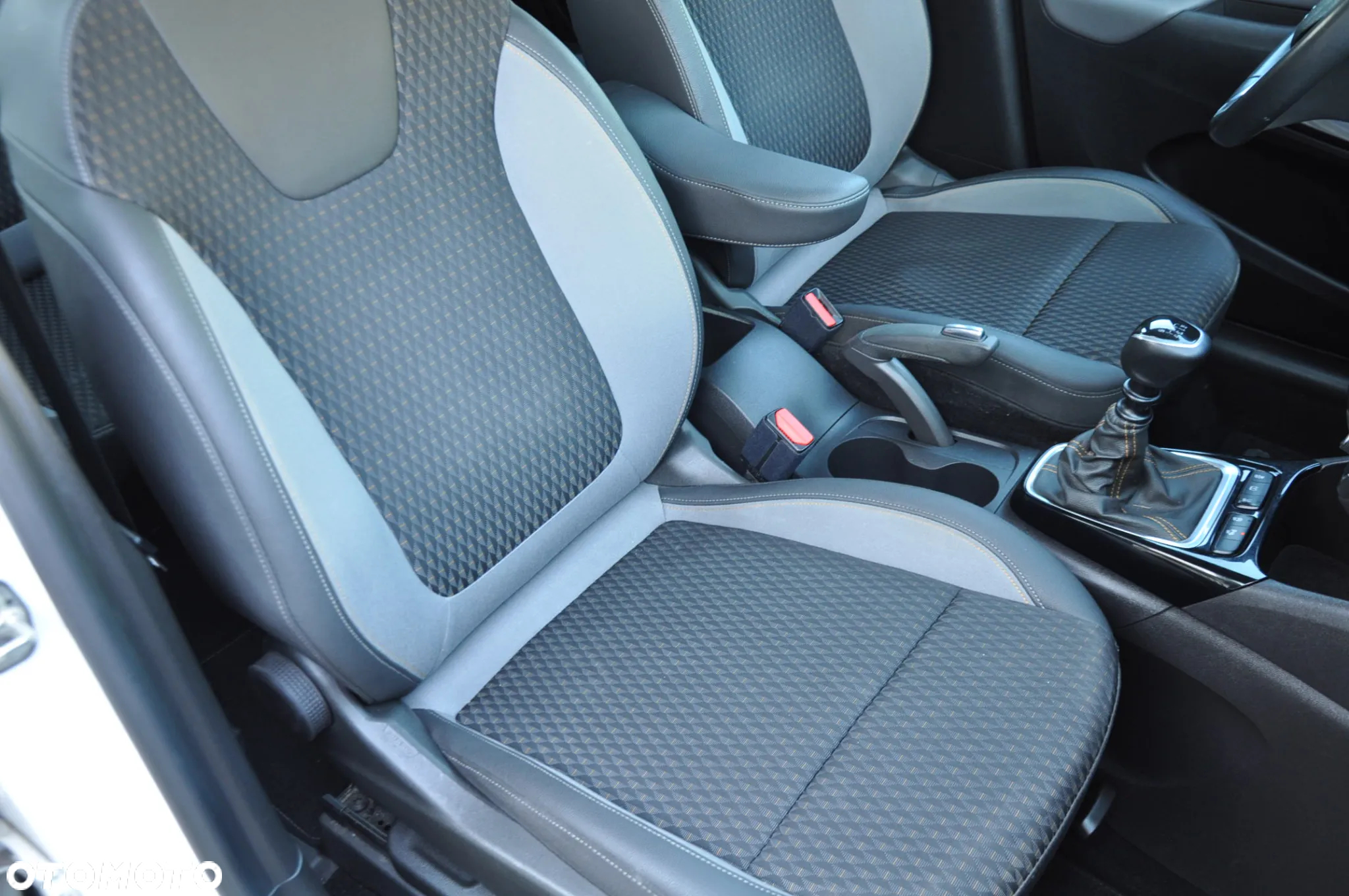 Opel Crossland X 1.2 120 Lat - 25