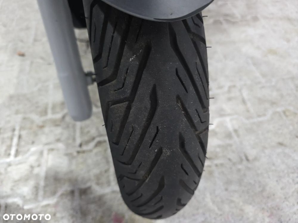 Yamaha X-max - 31