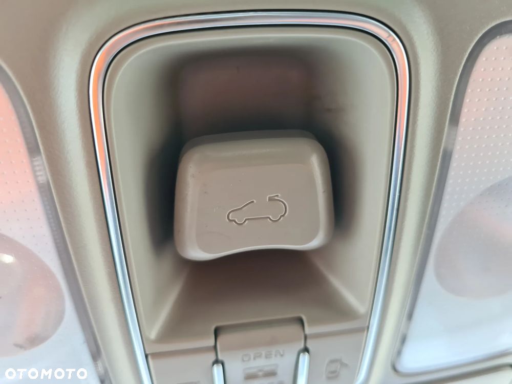 Kia Carens 1.7 CRDi 115 Dream-Team Edition - 23