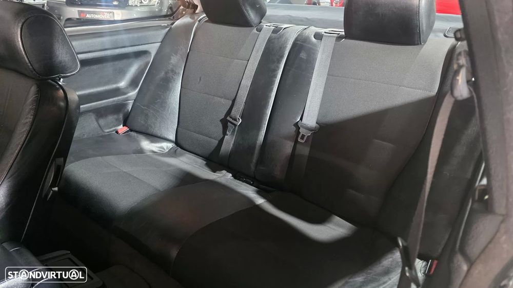 BMW 320 i Coupé M Sport - 31