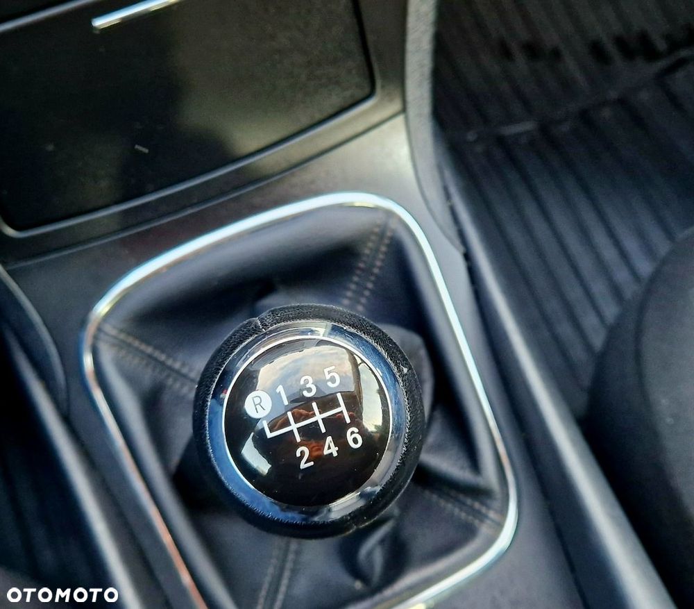 Toyota Avensis 2.0 D-4D Sol - 19