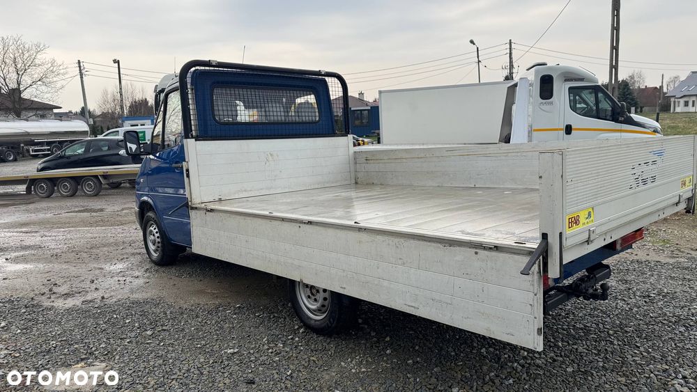 Mercedes-Benz Sprinter - 11