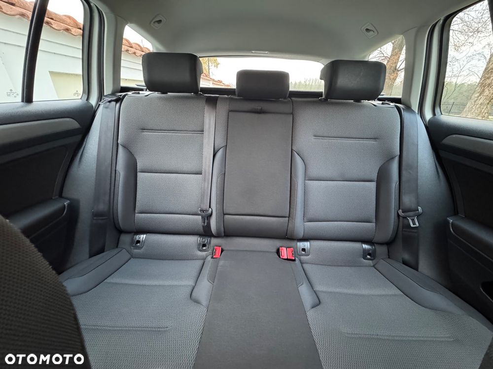 Volkswagen Golf - 26