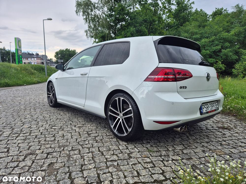 Volkswagen Golf - 17