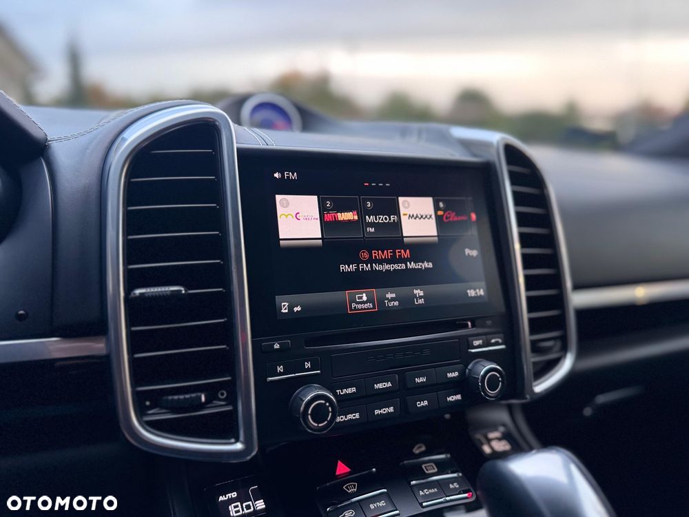 Porsche Cayenne Platinum Edition - 29