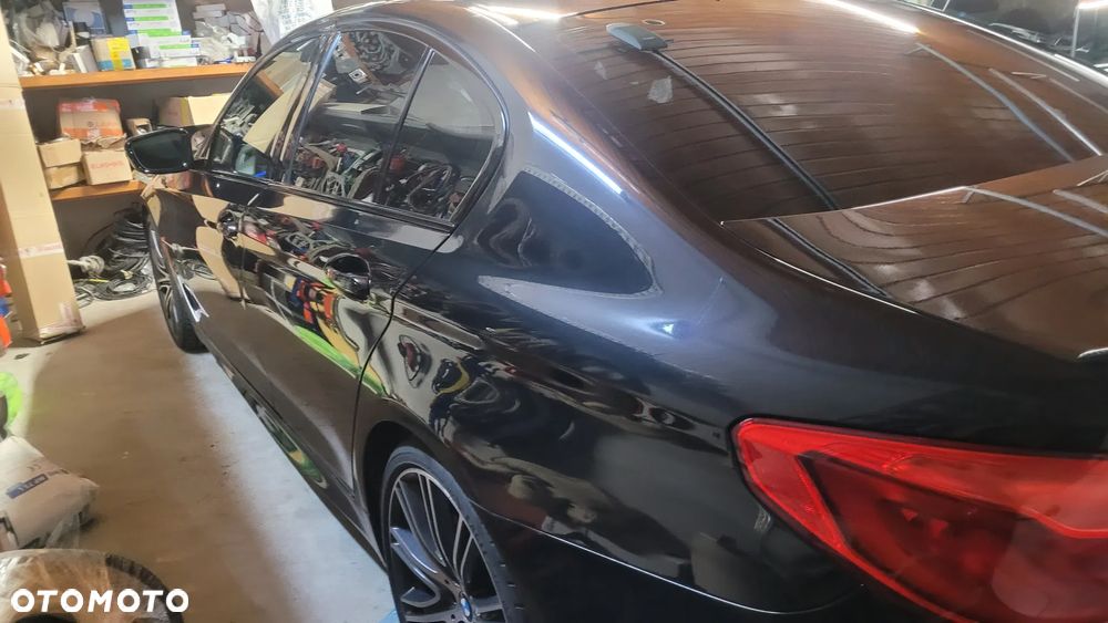 BMW Seria 5 M550i xDrive - 30