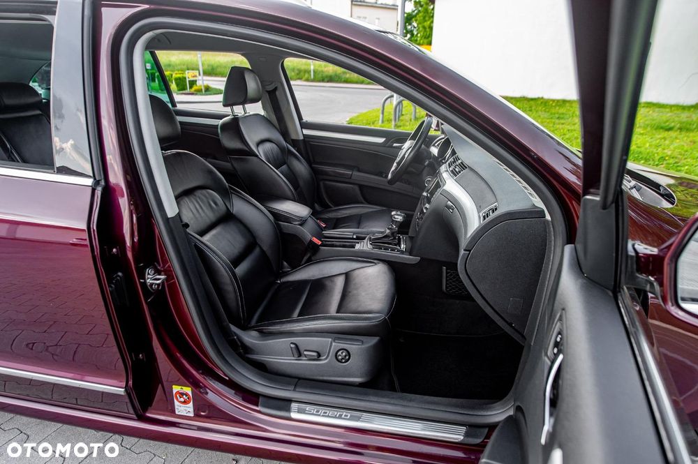 Skoda Superb 1.8 TSI DSG Exclusive - 35