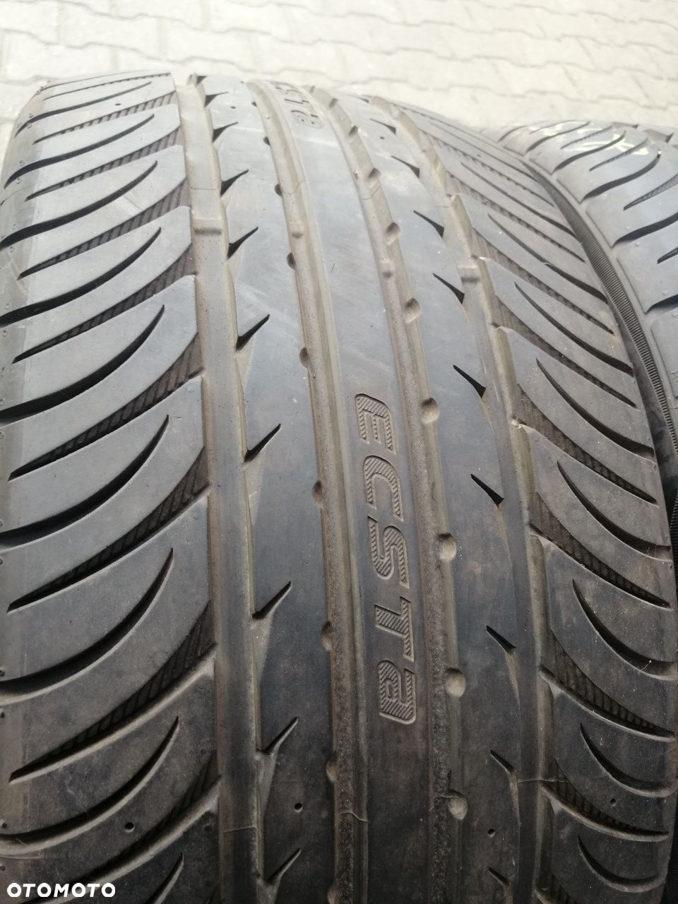 255/35ZR19 96Y XL Kumho Ecsta SPT - 2