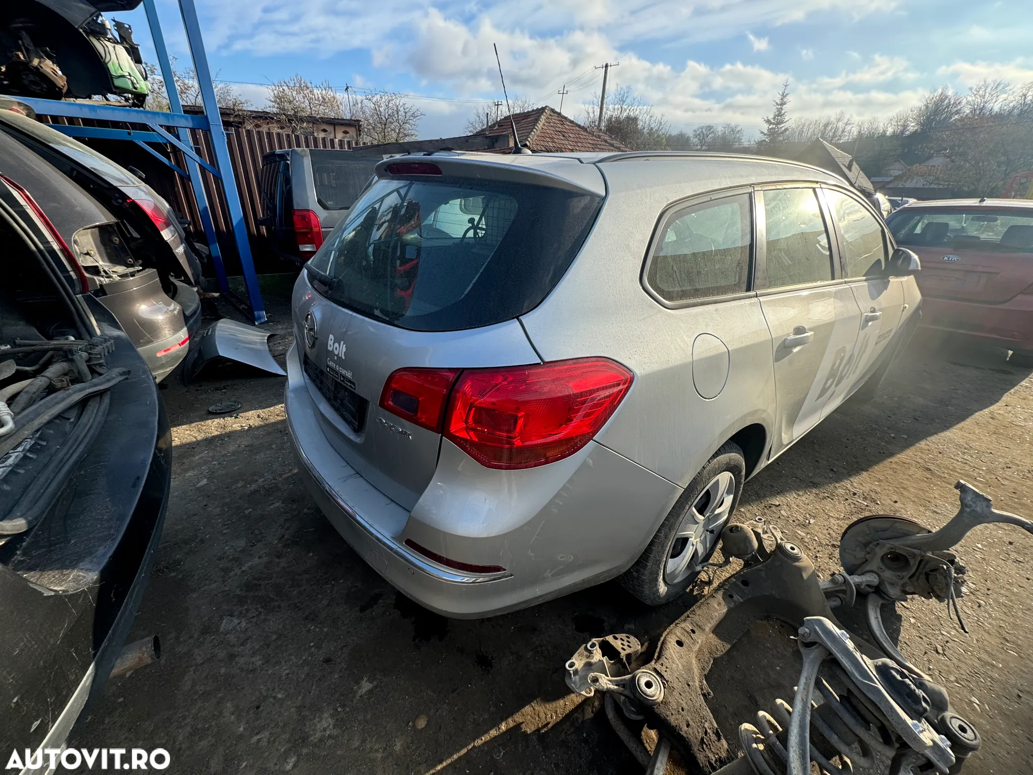 Dezmembram Opel Astra J  Combi B16DTL - 5